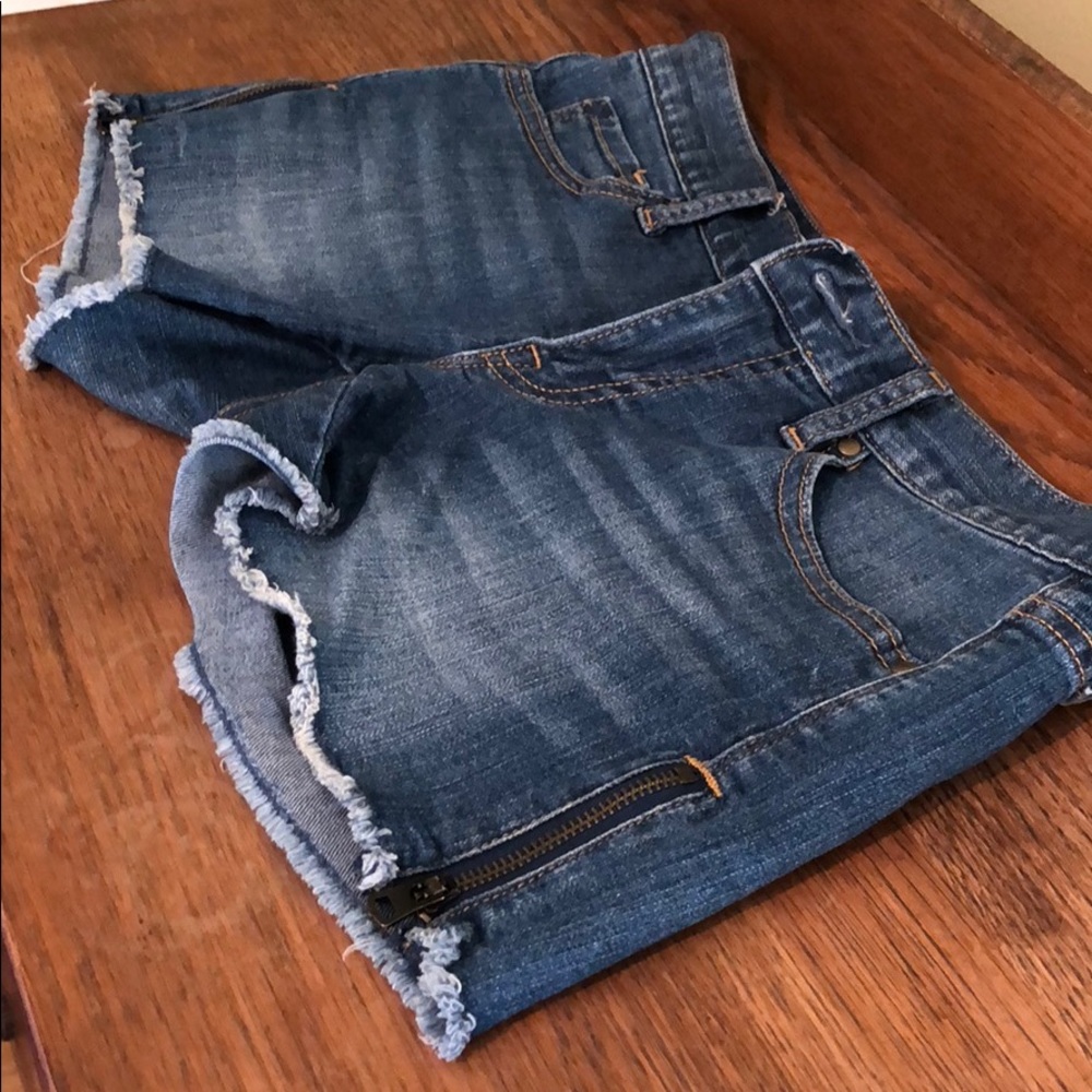 GAP Stretch Denim Shorts zip sides